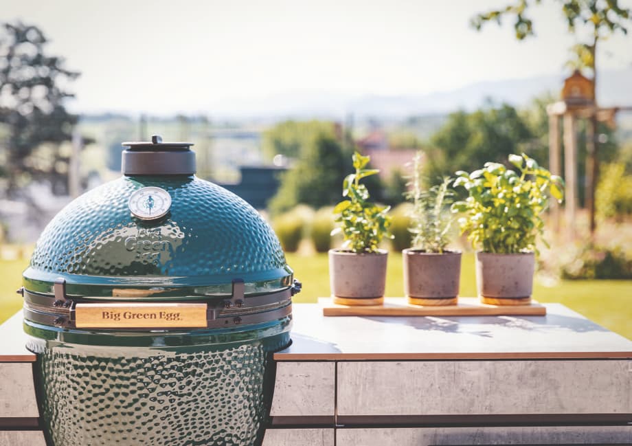 Big Green Egg - Outdoor Küche aus Edelstahl mit integriertem Elektro Einbaugril