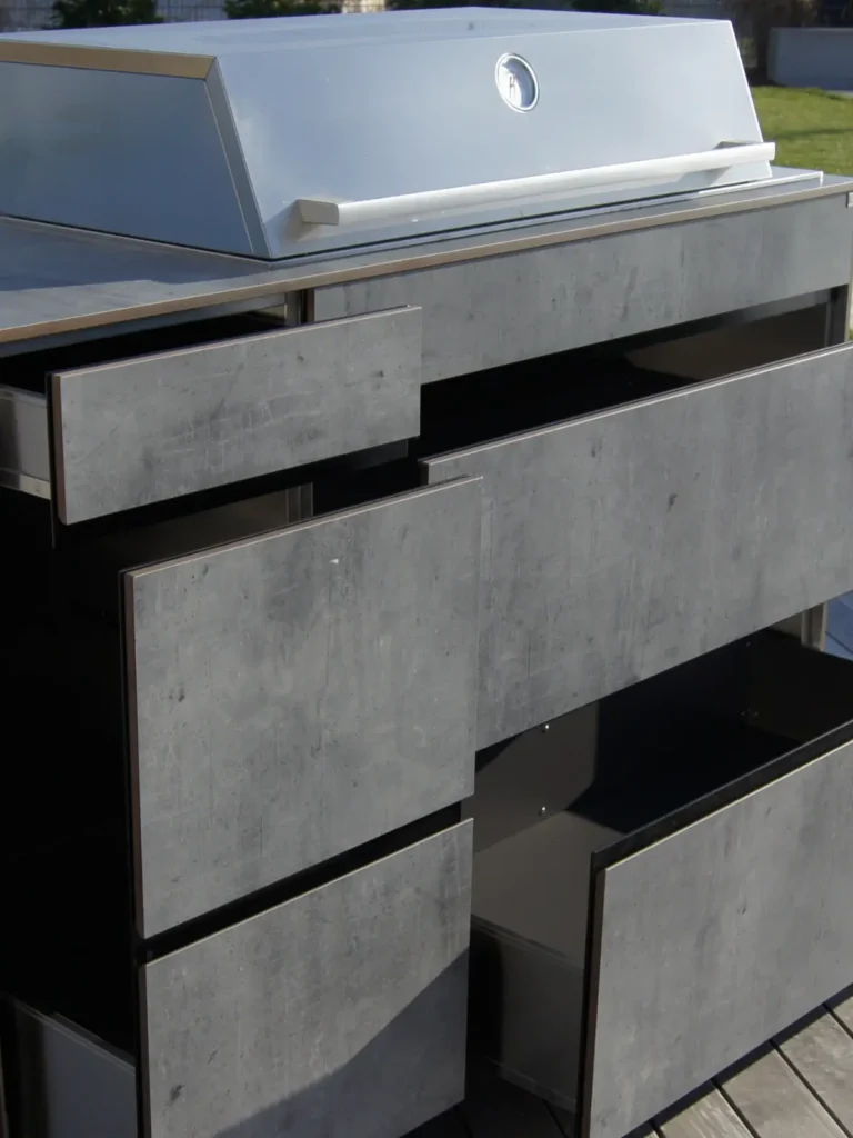 Einbaugrill mit Edelstahlhaube – Premium-Lösung für Terrasse