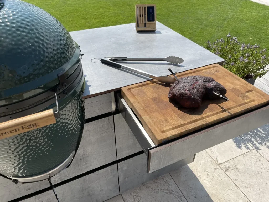 Big Green Egg Keramikgrill – vielseitiger Einbaugrill für BBQ-Fans