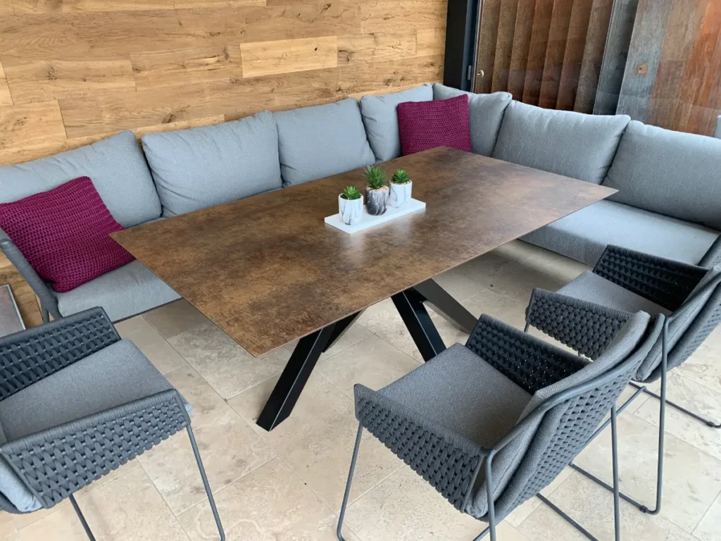 Robuste Outdoormöbel