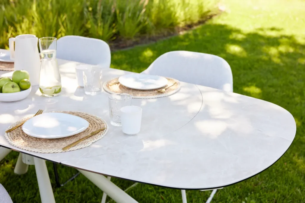 Tisch - Design-Sitzgruppe vom Outdoor Möbel Hersteller Stilgrill