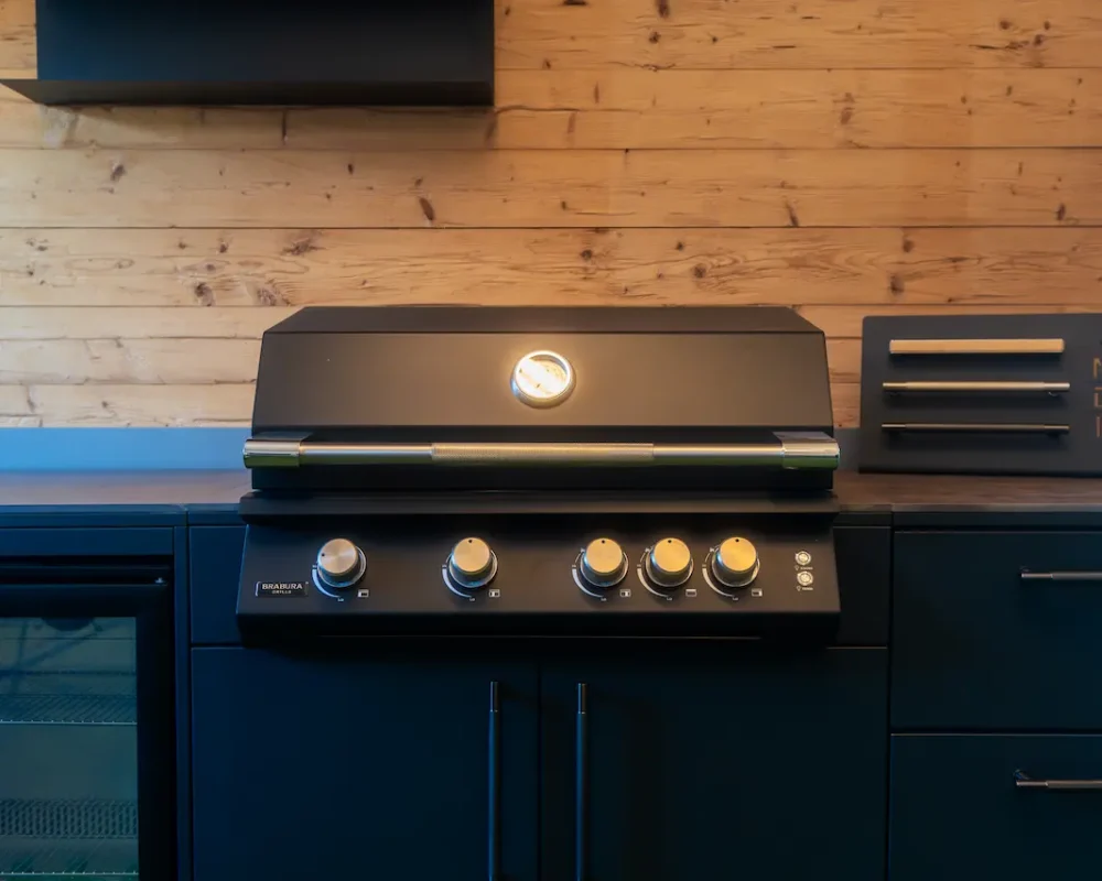 ausstellungsküche kaufen günstig – hochwertige Outdoor-Küche mit Einbaugrill